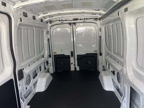 New 2023 Ford E-Transit Medium Roof image 26
