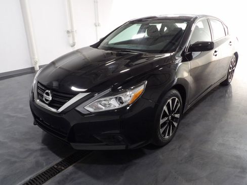 Used 2018 Nissan Altima 2.5 SV image 3