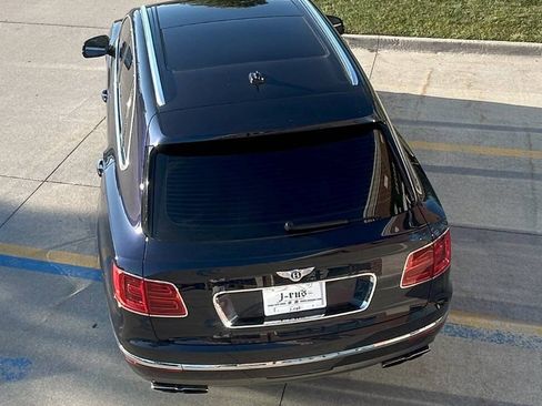 Used 2019 Bentley Bentayga image 10