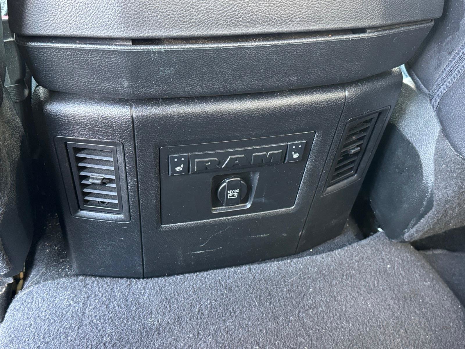 Used 2017 RAM 1500 Laramie w/ Convenience Group AWD/4WD image 9