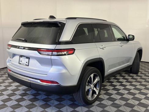Used 2023 Jeep Grand Cherokee 4WD 4xe image 5