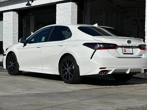 Certified 2023 Toyota Camry SE image 6