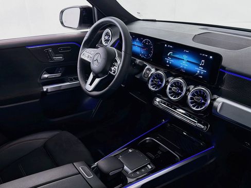 Used 2022 Mercedes-Benz GLB 250 image 15