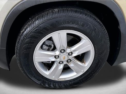 Used 2022 Chevrolet Trax LT w/ LT Convenience Package FWD image 10