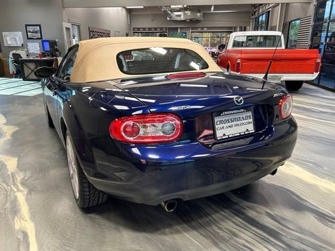 Used 2009 MAZDA MX-5 Miata Grand Touring RWD image 29