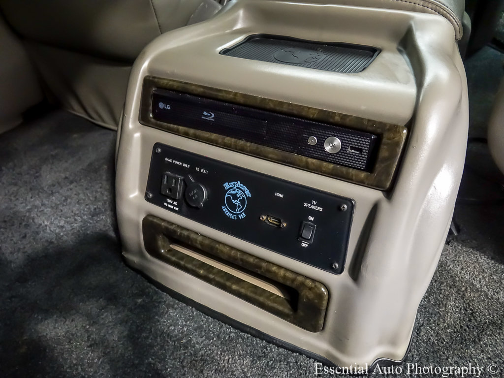 Used 2023 Chevrolet Express 2500 RWD image 23