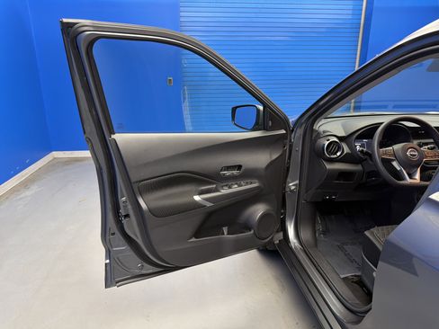 Used 2022 Nissan Kicks SV FWD image 10