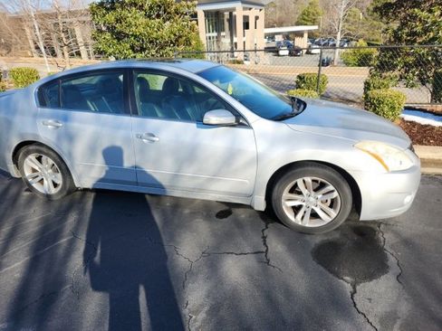 Used 2012 Nissan Altima 3.5 SR w/ Sport Pkg image 17