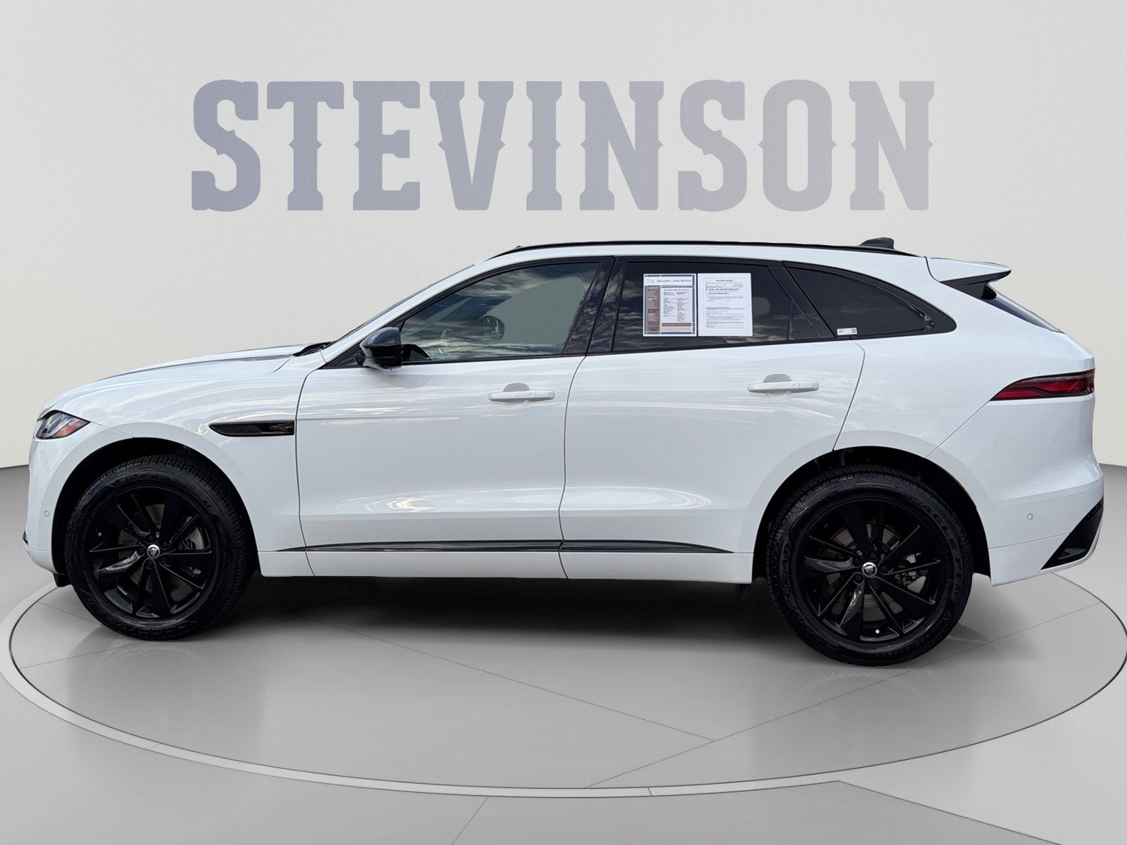 Used 2026 Jaguar F-PACE R-Dynamic S AWD/4WD image 2