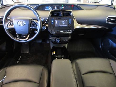 Used 2019 Toyota Prius XLE image 20