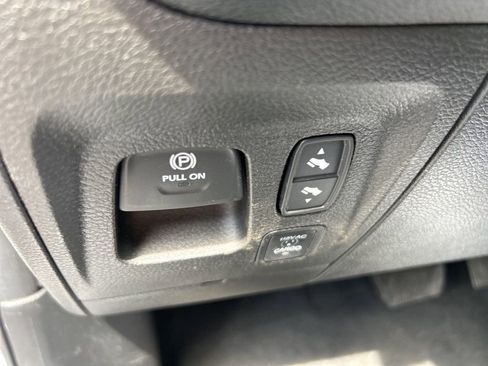Used 2022 RAM 1500 Laramie AWD/4WD image 17