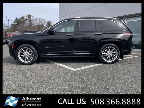 Used 2023 Jeep Grand Cherokee Summit w/ Adv Protech Group IV image 2