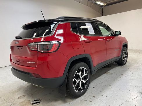 Used 2023 Jeep Compass Limited AWD/4WD image 9