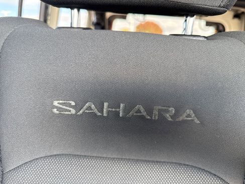 Used 2018 Jeep Wrangler Unlimited Sahara image 30