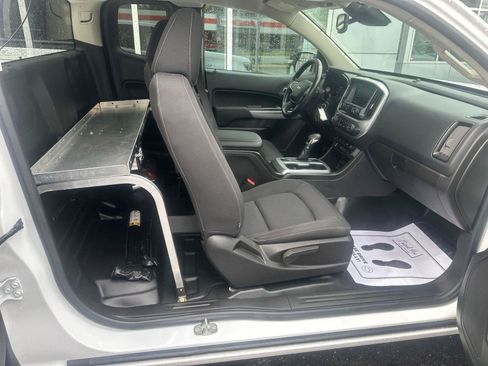Used 2022 Chevrolet Colorado LT w/ Fleet Safety Package RWD image 10