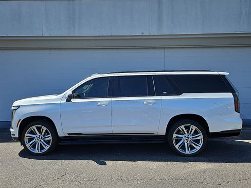 Certified 2025 Cadillac Escalade ESV Sport Platinum AWD/4WD image 2