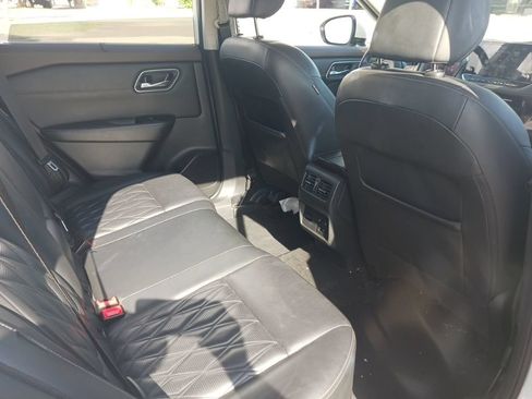 Used 2021 Nissan Rogue Platinum FWD image 19