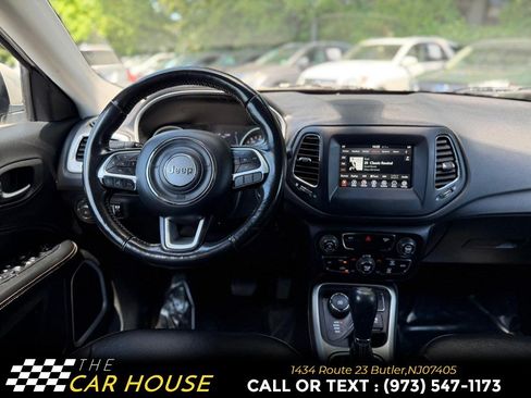 Used 2020 Jeep Compass Latitude w/ Cold Weather Group AWD/4WD image 18