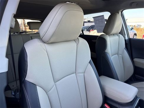 Used 2025 Subaru Outback Limited image 25