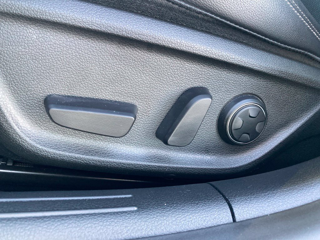 Used 2026 Genesis G70 2.5T RWD image 13