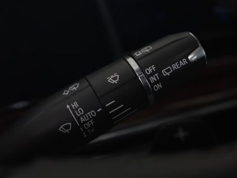 Certified 2022 Cadillac Escalade ESV Premium Luxury w/ Performance Package image 14