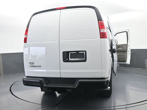 New 2026 Chevrolet Express 2500 Extended image 38