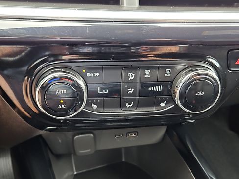 Used 2025 Chevrolet Trax RS w/ Driver Confidence Package FWD image 15