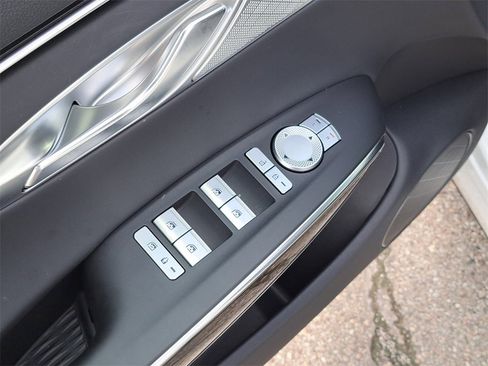 Used 2025 Genesis GV70 2.5T image 23