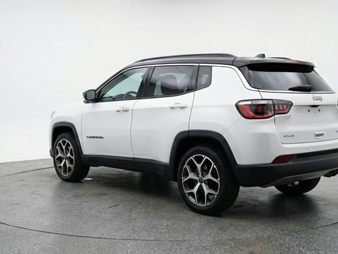 Used 2025 Jeep Compass Limited AWD/4WD image 6