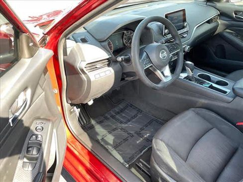 Used 2022 Nissan Altima 2.5 SV FWD image 9