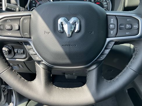Used 2025 RAM 1500 Big Horn AWD/4WD image 30