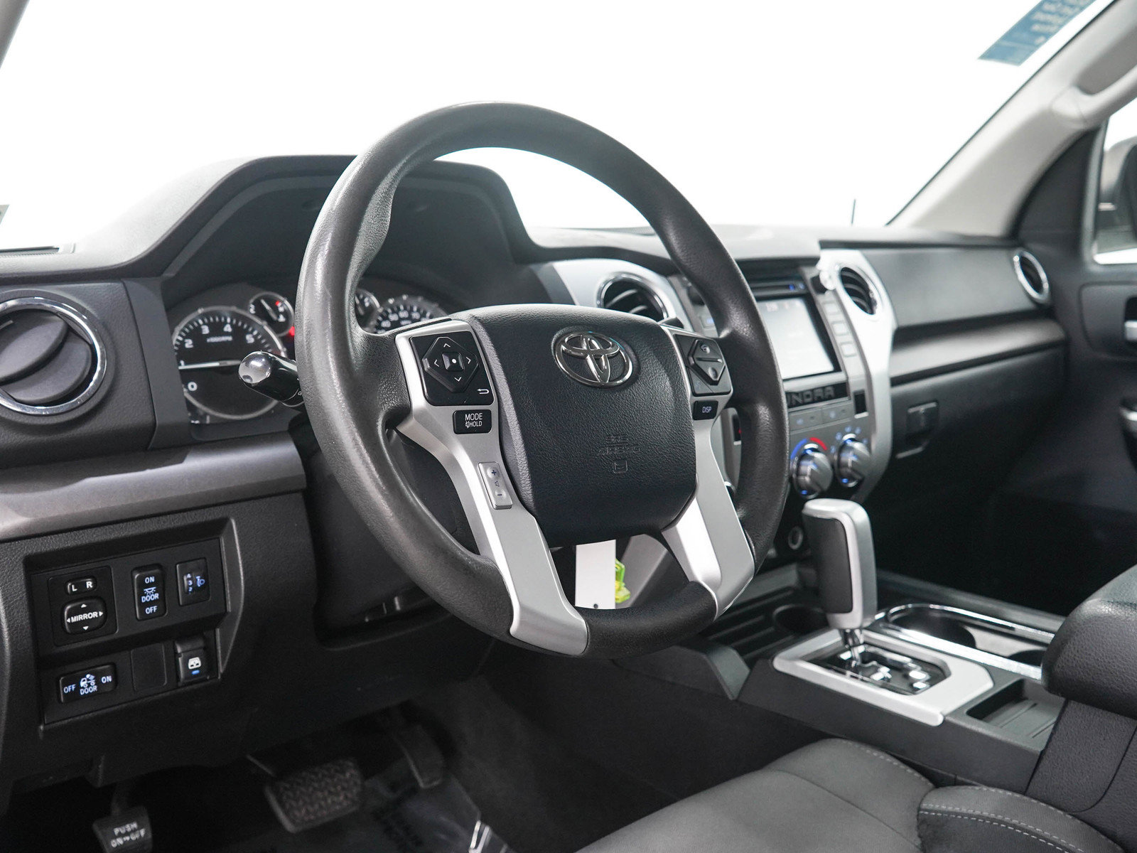 Used 2015 Toyota Tundra SR5 w/ SR5 Upgrade Package AWD/4WD image 24