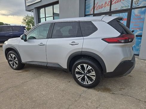 Used 2023 Nissan Rogue SV AWD/4WD image 7