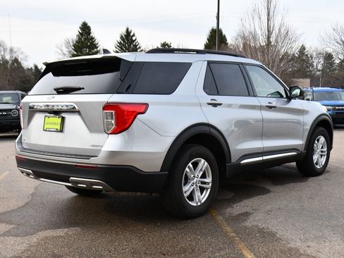Used 2023 Ford Explorer XLT w/ Equipment Group 202A AWD/4WD image 5