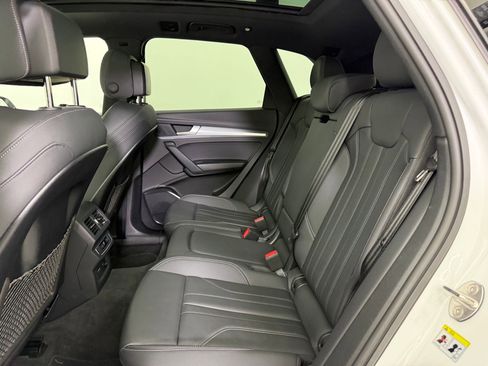 Used 2025 Audi Q5 2.0T Premium image 16