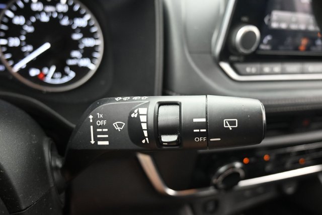 Used 2024 Nissan Rogue S AWD/4WD image 25
