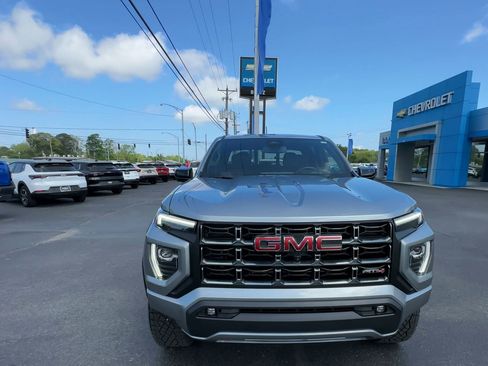 Used 2024 GMC Canyon AT4 w/ Technology Package AWD/4WD image 3