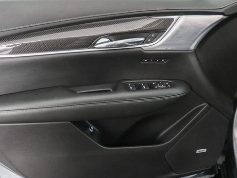 Used 2023 Cadillac XT6 Sport AWD/4WD image 13
