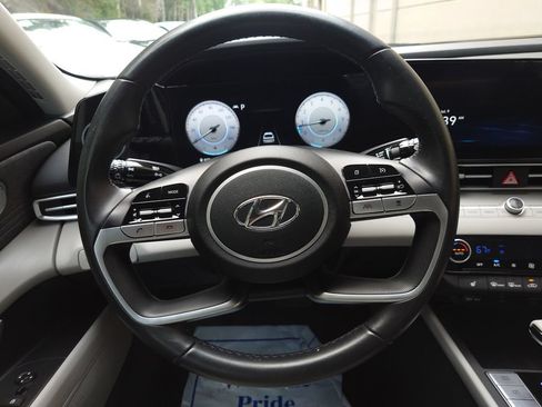 Certified 2023 Hyundai Elantra Limited FWD image 15