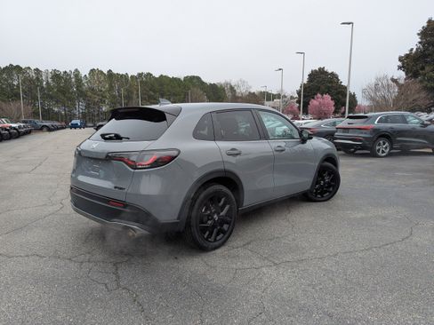 Used 2023 Honda HR-V Sport image 5