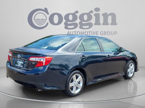 Used 2014 Toyota Camry SE FWD image 5