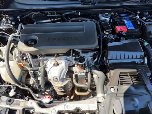 Used 2025 Honda Civic Sport image 8