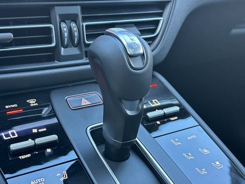 New 2026 Porsche Macan image 25