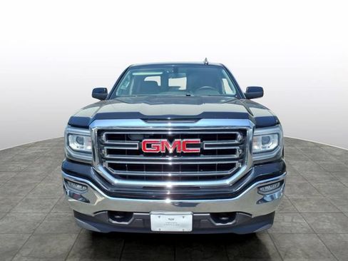 Used 2017 GMC Sierra 1500 SLE w/ SLE Value Package AWD/4WD image 2