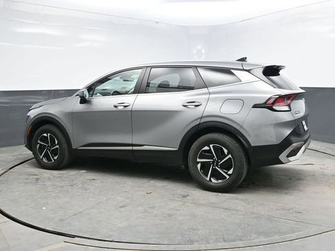 Used 2023 Kia Sportage LX AWD/4WD image 4