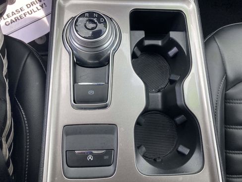 Used 2024 Ford Edge SEL image 25