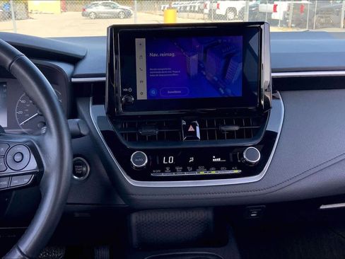 Used 2025 Toyota Corolla SE image 6