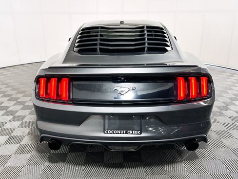 Used 2017 Ford Mustang Premium RWD image 4