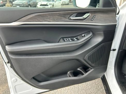 New 2026 Jeep Grand Cherokee L Limited AWD/4WD image 14