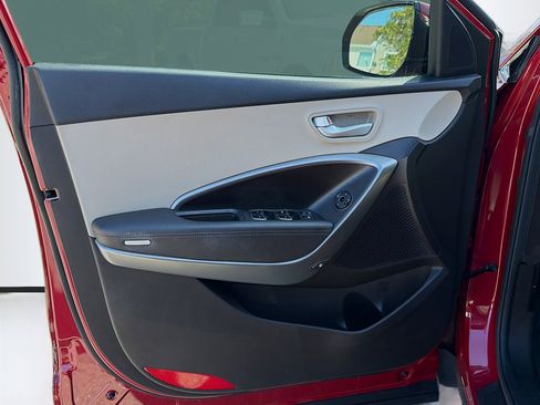 Used 2014 Hyundai Santa Fe GLS image 20